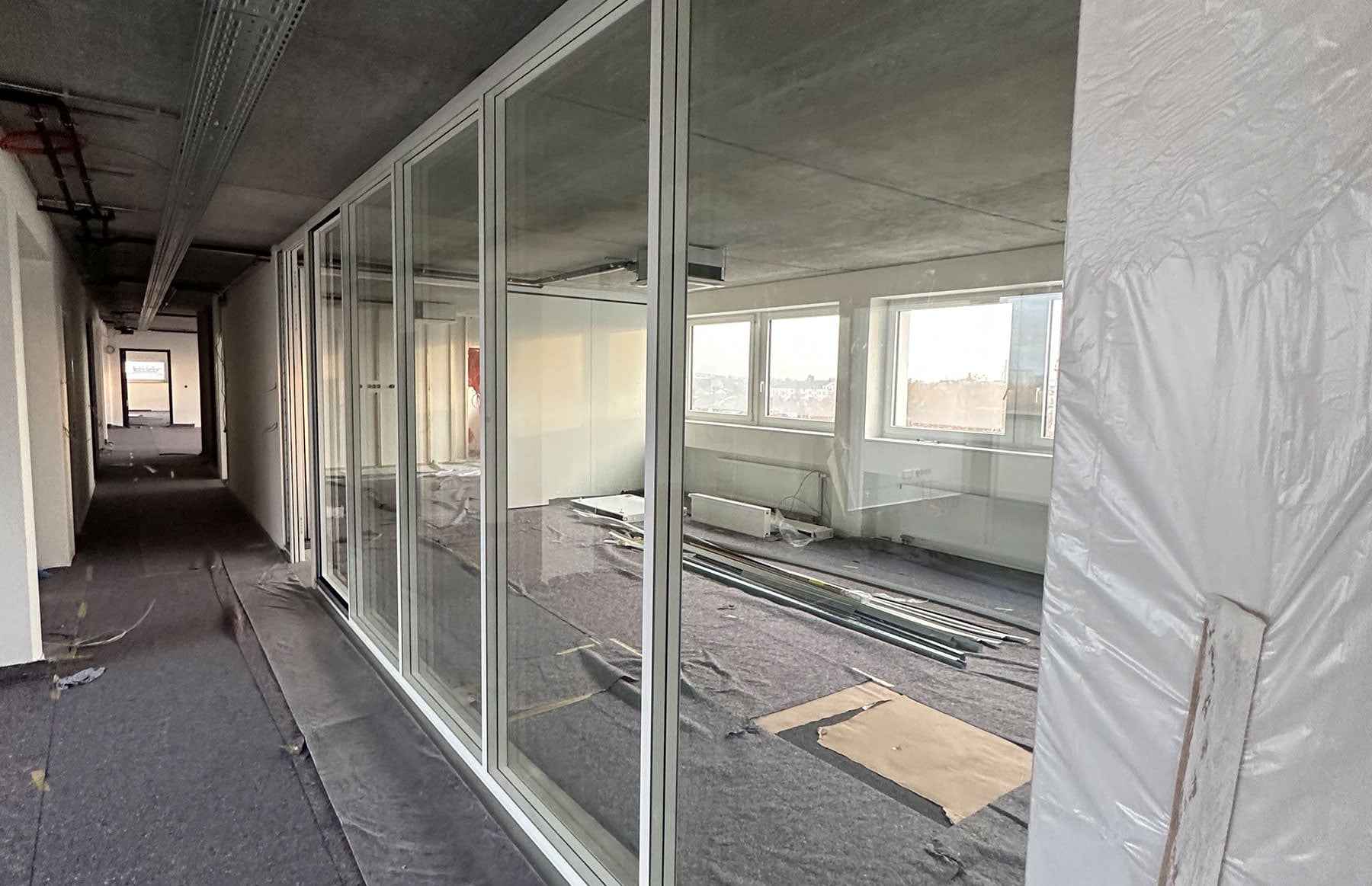 inluxe Innenausbau Glastrennwandsystem für die Stadtwerke